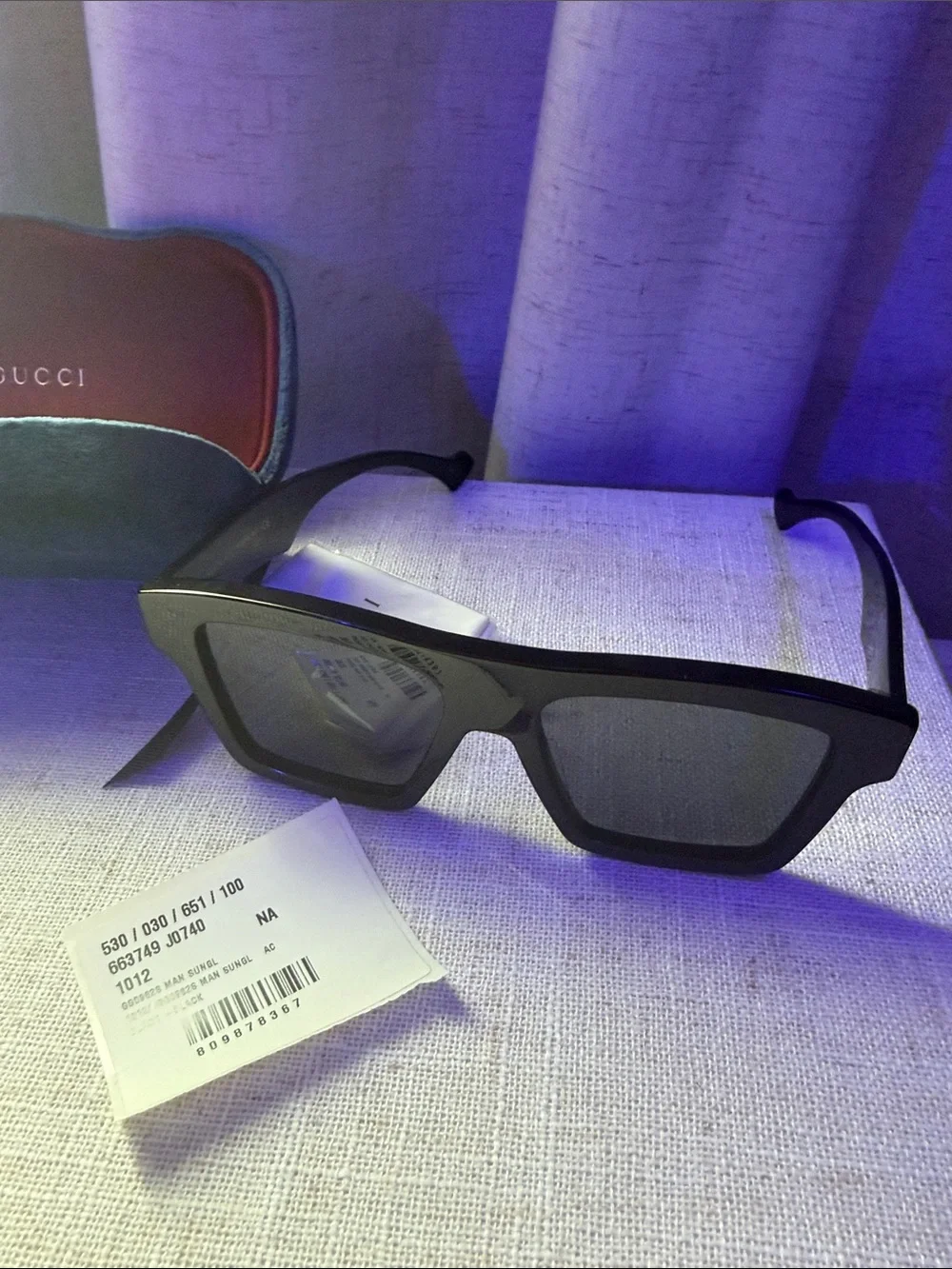 Gucci Black Sunglasses with Velvet-Lined Case 663749 J0740